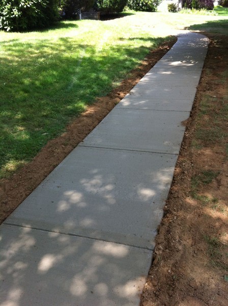new concrete sidewalk