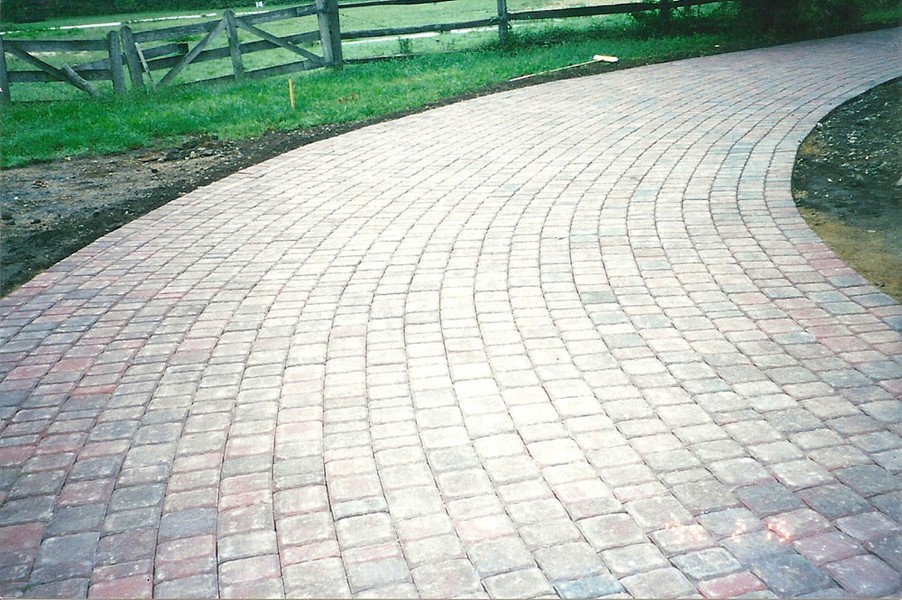 professional curved paver driveway